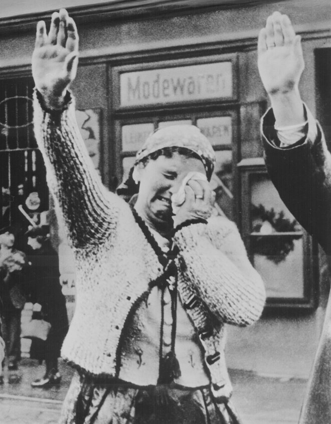 Prebivalci Sudetov so leta 1938 po aneksiji pristali pod tretjim rajhom. FOTO: Handout Reuters
