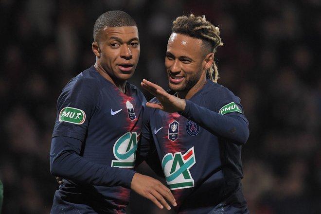 Najdaržji nogometni dvojec na svetu Kylian Mbappe, Neymar je stal skoraj polovico vrednsoti celotnega kluba Paris St. Germain. FOTO: AFP