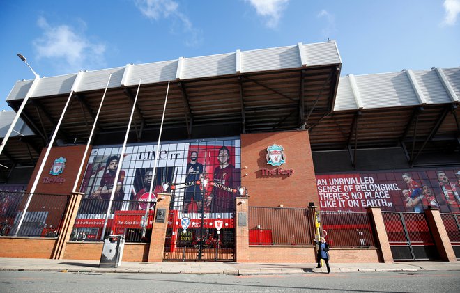 Štadion v Liverpoolu od 13. marca sameva in čaka na kronanje domačih nogometašev. FOTO: Reuters