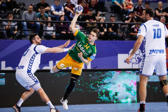 Domen Makuc je najboljšo predstavo doslej pokazal v polfinalu F4 lige SEHA v Skopju, ko je proti Zagrebu izkoristil vseh pet strelov in s potezami navdušil vse navzoče.<br />
Foto Uroš Hočevar