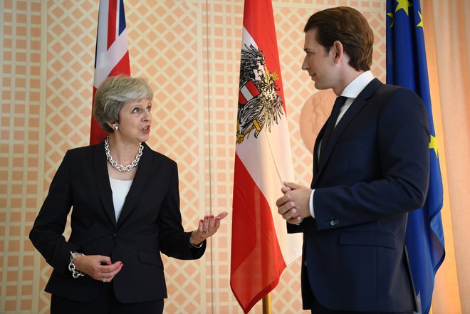 Avstrijski kancler je britanski premierki odsvetoval popolno ločitev Združenega kraljestva od Evropske unije. FOTO: Reuters