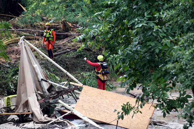 Poplave so prizadele kraj Saint-Julien-de-Peyrolas. FOTO: Boris Horvat/AFP