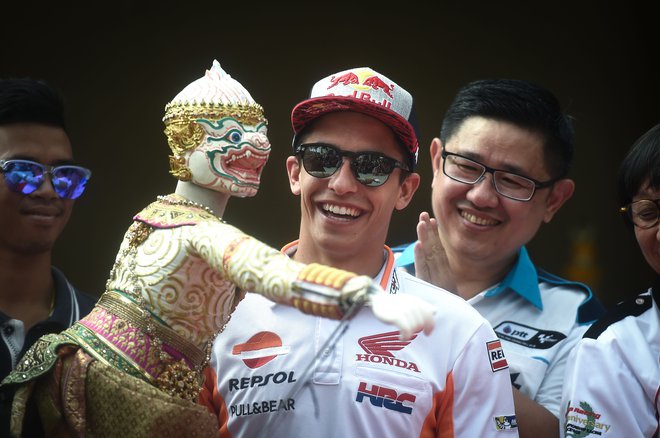 Marc Marquez se na Tajskem odlično zabava. FOTO: AFP