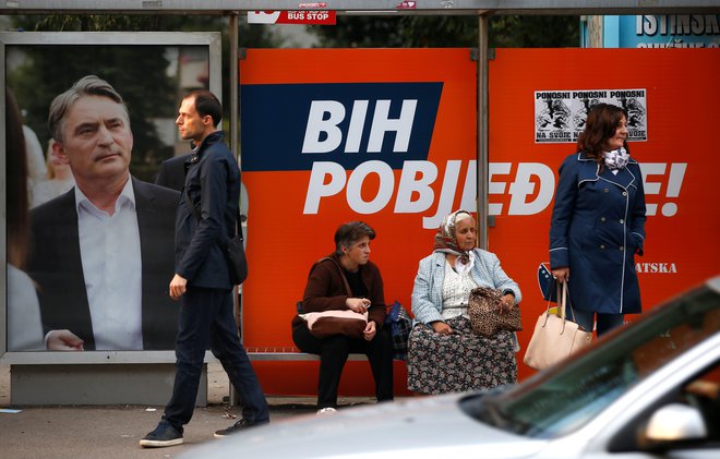Izvolitev Komšića za hrvaškega člana predsedstva BiH je dvignila veliko prahu, čeprav je bil po mnenju Inzka izvoljen skladno z veljavno volilno zakonodajo. FOTO: Reuters