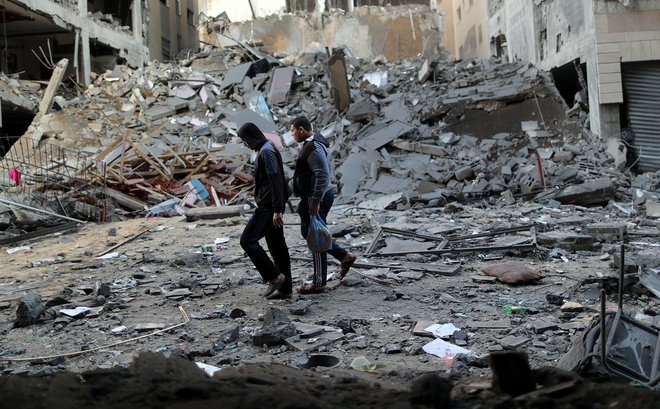 Posledica izraelskega bombardiranja v Gazi. Foto: Reuters
