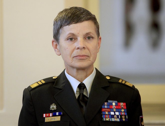 Alenka Ermenc,generalmajorka in načelnica v slovenski vojski. FOTO Roman Šipić/Delo