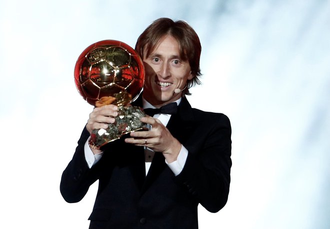 Luka Modrić je prvi nogometaš z območja nekdanje Jugoslavije, dobitnik zlate žoge. FOTO: Benoit Tessier/Reuters