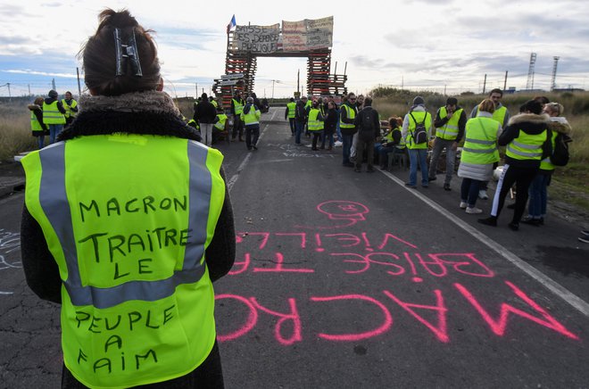 Rumeni jopiči so postali simbol novembrskih protestov v Franciji. FOTO: Pascal Guyot/Afp