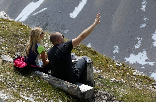 Koče velikokrat samevajo, ob slabem vremenu so planinci redki, ne cedita se le med in mleko.&nbsp;FOTO: Matej Družnik