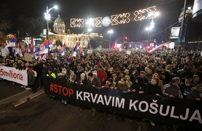 Aleksadar Vučić že dobrih šest let razlaga, da v Srbiji živijo v zlatem obdobju. FOTO: Marko Djurica/Reuters