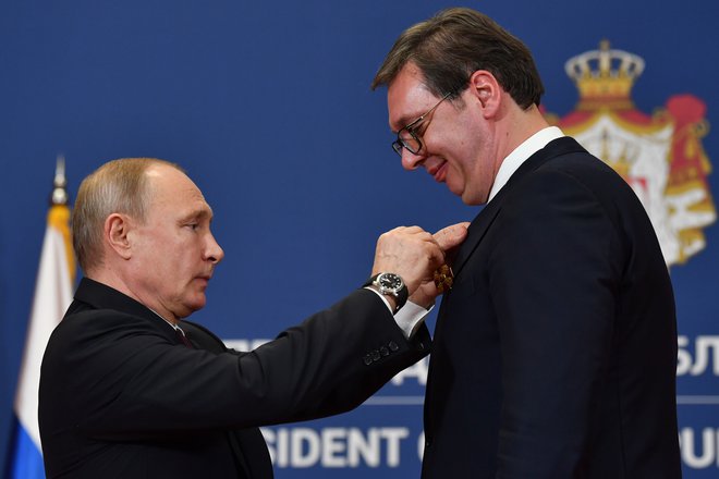 Vladimir Putin je odlikoval srbskega kolega Aleksandra Vučića. Foto: AFP