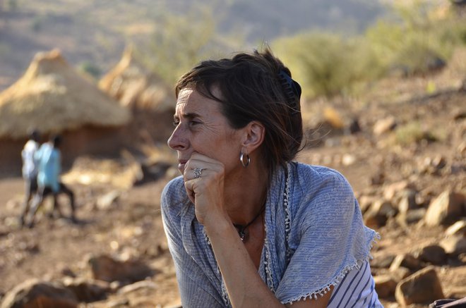 Bojana Pivk Križnar: Z zdravili lahko preprečimo širjenje, toda razmere za razvoj gobavosti so v Nubskih gorah naravnost idealne. FOTO: Tomo Križnar