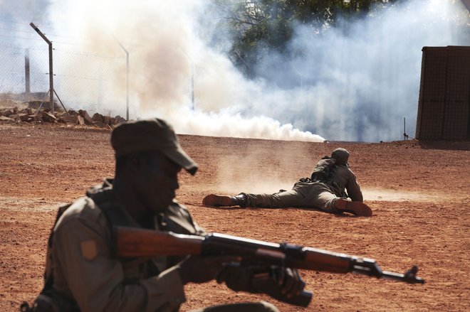 Vojaška baza Koulikoro je sedež usposabljanja evropskih vojaških sil EUTM (European Union Training Mission) in oficirske šole malijske vojske. FOTO: Reuters