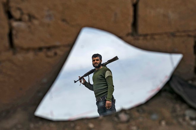 Nobenega dvoma ni, da so v vojni z IS odločilno in glavno vlogo odigrali prav sirski Kurdi. FOTO: Delil Souleiman/AFP