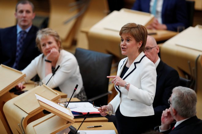 Škotska prva ministrica Nicola Sturgeon vztraja, da vladni sistem v Londonu ne služi interesom Škotske. FOTO: REUTERS/Russell Cheyne&nbsp;