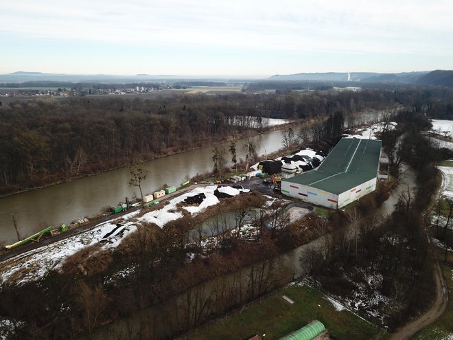 Kompostarna Ceršak že deset let greni življenje okoliškim prebivalcem. FOTO: Civilna iniciativa proti kompostarni