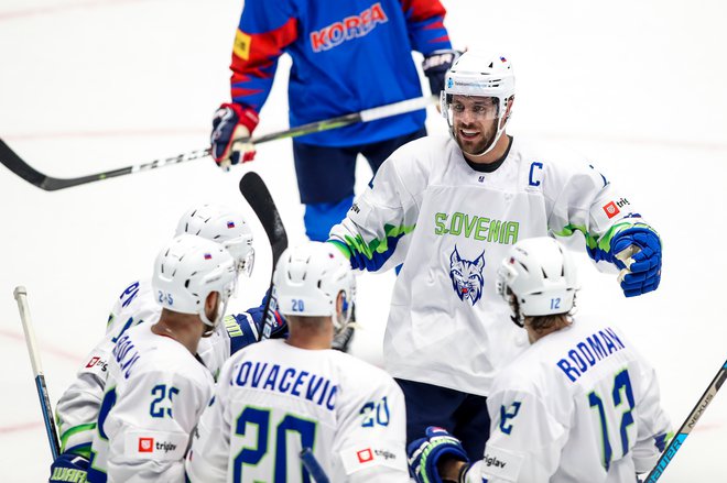 Slovenski hokejisti so se v prvi tretjini veselili vodstva s 3:1, v nadaljevanju pa tekmecem dopustili zasuk. FOTO: Matic Klanšek Velej/Sportida