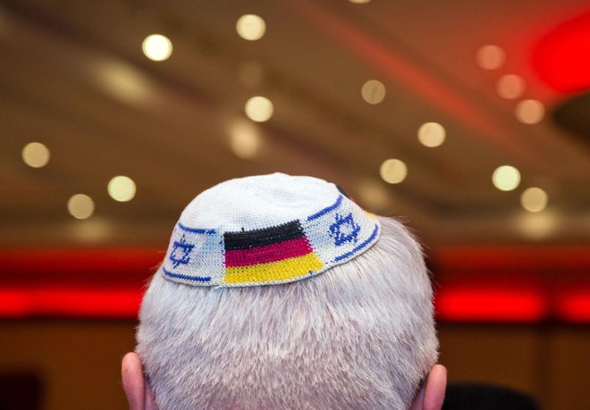 V Nemčiji so lani po podatkih notranjega ministrstva obravnavali za 20 odstotkov več antisemitskih incidentov kot prejšnja leta. FOTO: Frank Rumpenhorst/AFP