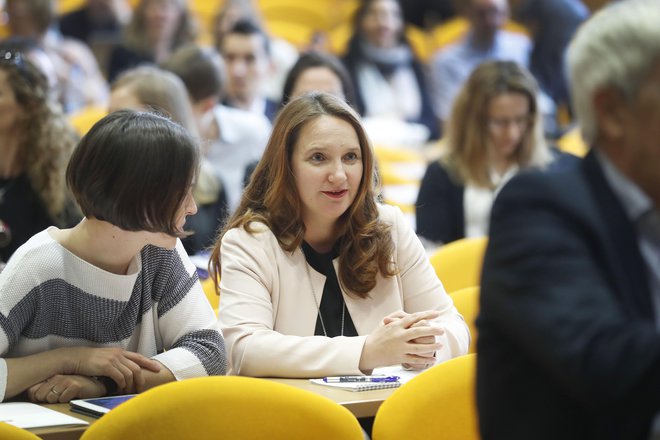 Pričanje Simone Drenik, nekdanje vodje skupine za arbitražo, bo po oceni Mateja Tonina, predsednika Knovs, ključno. FOTO: Leon Vidic