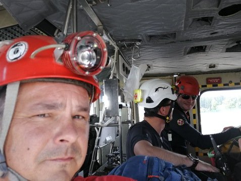 V reševanju so sodelovale ekipe Jamarske reševalne službe pri Jamarski zvezi Slovenije, in sicer iz različnih krajev Slovenije. FOTO: Maks Merela