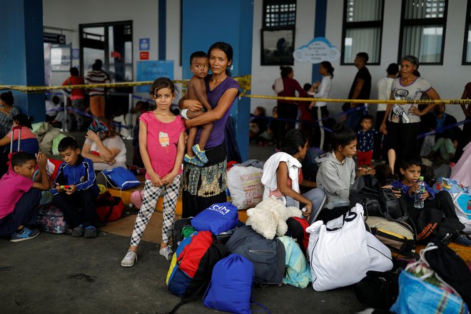 Ob svetovnem dnevu beguncev, 20. juniju, je visoki komisar za begunce Svetovne organizacije (UNHCR) objavil žalostni rekord: približno 71 milijonov ljudi po vsem svetu je bilo prisiljenih pobegniti s svojih domov. FOTO: Reuters