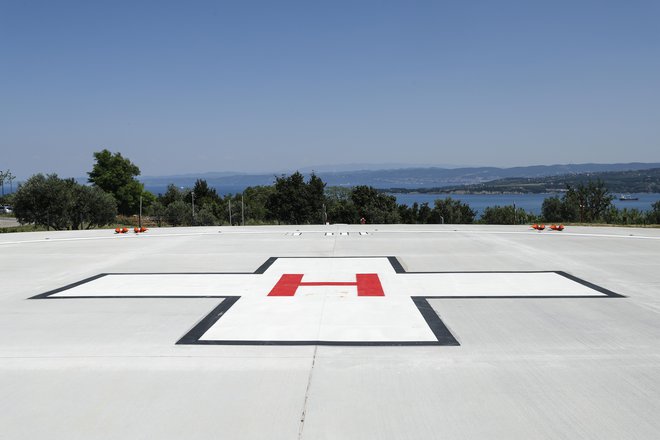 Nov heliport pred Splošno bolnišnico Izola je vreden 490.000 evrov. Foto Uroš Hočevar
