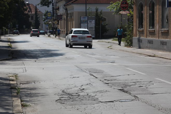 Pred začetkom prenove Parmove uice. FOTO: Mavric Pivk/Delo