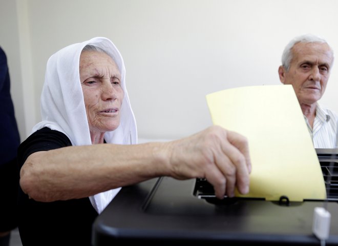 Lokalnih volitev v Albaniji se je udeležila le dobra petina upravičencev. FOTO: Florion Goga/Reuters