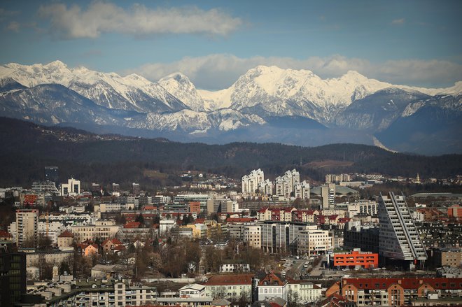Cene stanovanjskih nepremičnin so v Sloveniji v prvem četrtletju leta za 8,4 odstotka višje kot v istem obdobju lani. FOTO: Jure Eržen/Delo
