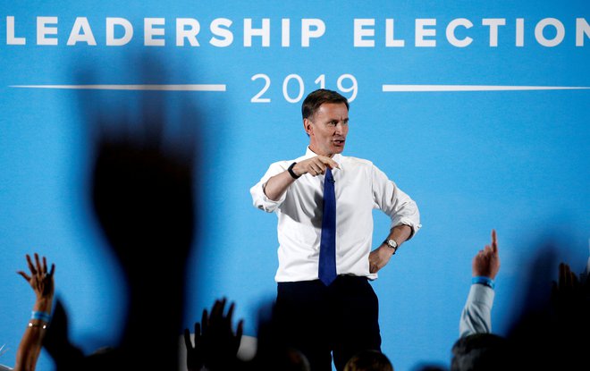 Jeremy Hunt po mnenju večine analitikov nima možnosti za zmago. FOTO: Henry Nicholls/Reuters