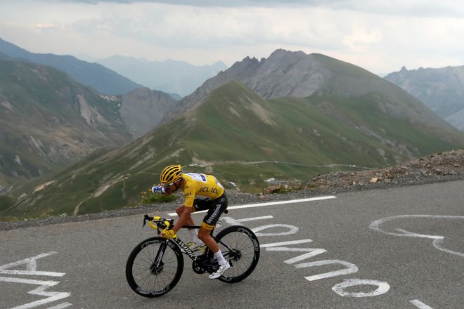 Julian Alaphilippe je na spustu z Galibierja še enkrat dokazal, kakšen mojster te prvine je. FOTO: Reuters