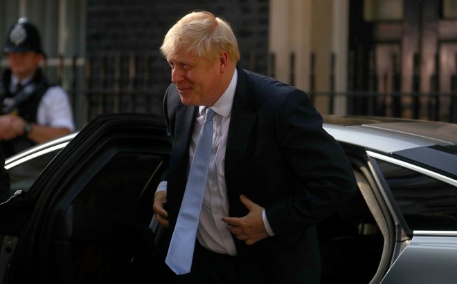 Večji problem, kot so podobnosti med Borisom in Donaldom, je to, da postaja politični oder v Britaniji ring, v katerem se v vsakem trenutku lahko oblikujejo kultni voditelji. FOTO: Hannah Mckay/Reuters