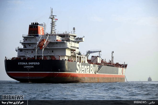 Zaseženi britanski tanker Stena Impero bo do nadaljnjega ostal zasidran v iranskih teritorialnih vodah. Foto Afp