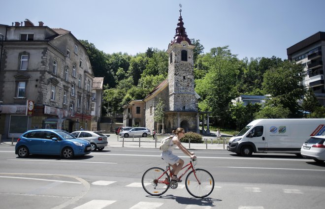 Prostor na območju Stara Šiška v Ljubljani je že deset let izpostavljen hudim pritiskom investitorjev. Foto Blaž Samec