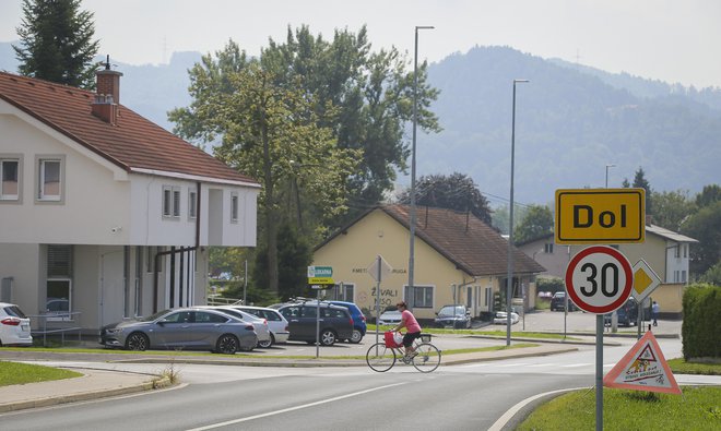 Odločitev omestitvi Dola pri Ljubljani v Južnoštajersko pokrajino se zdi marsikomu zgrešena. Foto Jože Suhadolnik