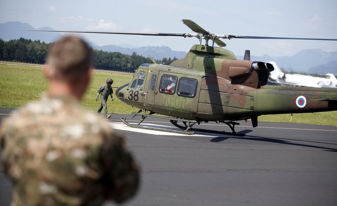 Skladno s koalicijsko pogodbo naj bi ministrstvo za obrambo obnovilo floto helikopterjev. FOTO: Roman Šipić