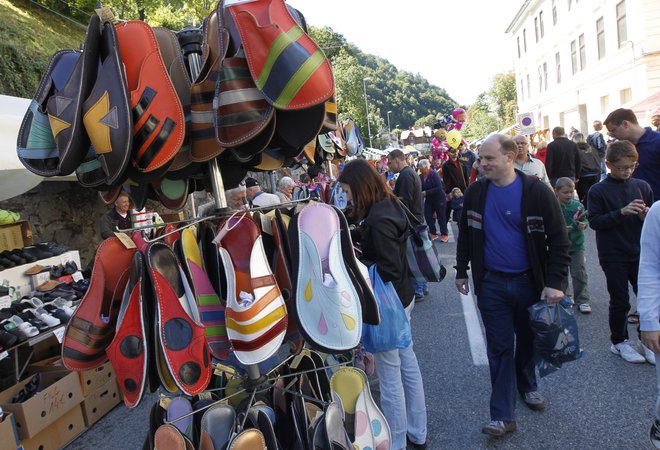 Tradicionalna Šuštarska nedelja vsako leto privabi veliko množico radovednežev od vsepovsod. FOTO: Tomi Lombar/Delo