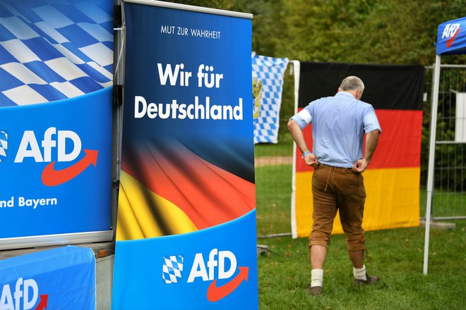 Alternativi za Nemčijo (AfD) uspel izjemen met &ndash; stranka je v obeh deželah več kot podvojila rezultat in se zavihtela na drugo mesto. Foto: Andreas Gebert/Reuters