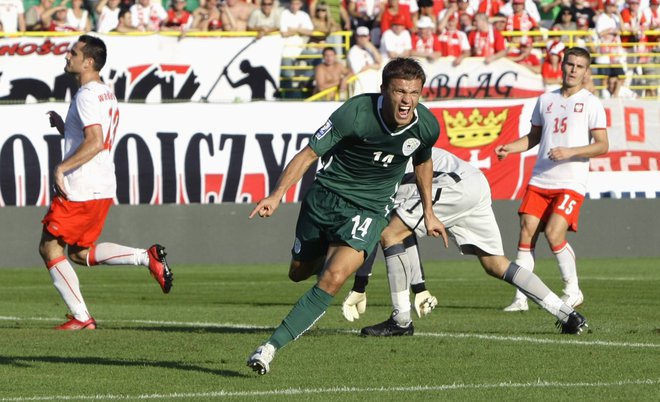 Prvega ne pozabiš nikoli, Zlatko Dedić je 6. septembra v Vroclavu zabil svoj prvi gol za Slovenijo prav proti Poljski (1:1), ki bo v petek v Stožicah izzvala drugi rod selektorja Matjaža Keka. FOTO: Reuter