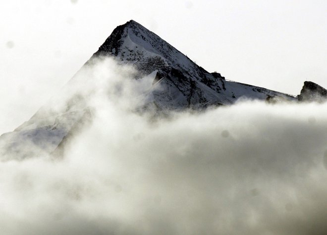 V Alpah se je povprečna temperatura v zadnjih 30 letih dvignila za okoli tri stopinje Celzija. FOTO: Michael Dalder/Reuters