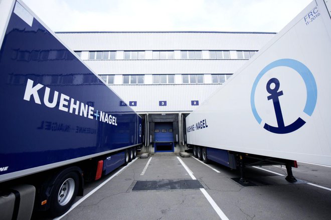 Švica je postala eden večjih trgovinskih partnerjev Slovenije, potem ko je Kuehne + Nagel na Brniku odprl skladišče s farmacevtskimi izdelki za Novartis. Foto Arhiv Podjetja