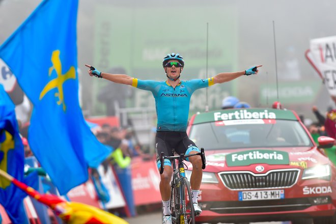 Jakob Fuglsang je prvič zmagal v eni izmed etap tritedenskih dirk. Foto: AFP