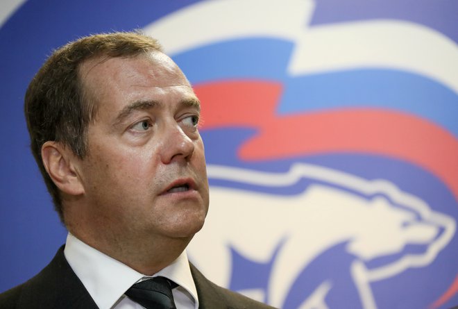 Premier Rusije Dmitrij Medvedjev je spomnil na dobre odnose vzhodne velesile s Slovenijo in slovenskega kolega Marjana Šarca pobaral, kako namerava pomagati pri reševanju Agrokorja. FOTO: Reuters