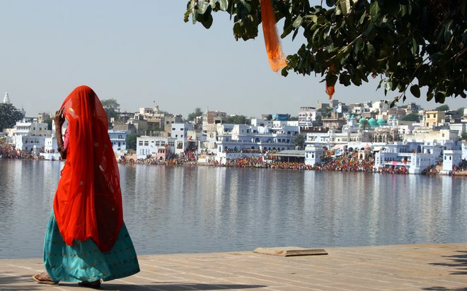 V Puškar radi romajo sikhi ali hindujci in se v svetem jezeru očistijo svojih grehov. FOTO: Shutterstock