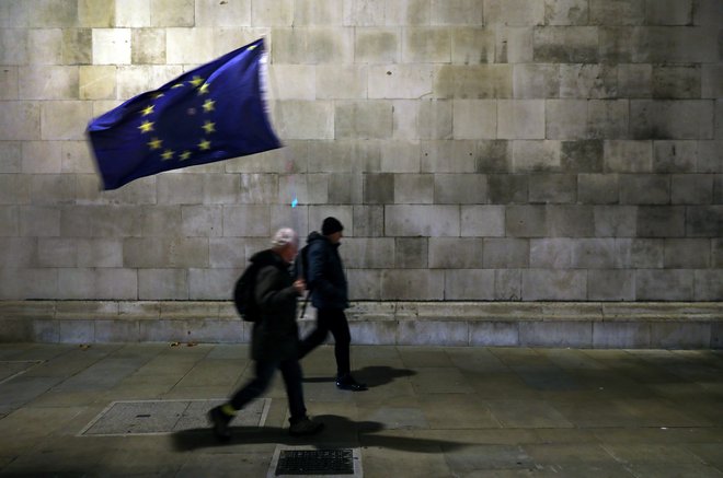 Nasprotniki brexita med sprehodom po Westminstru. Foto Reuters