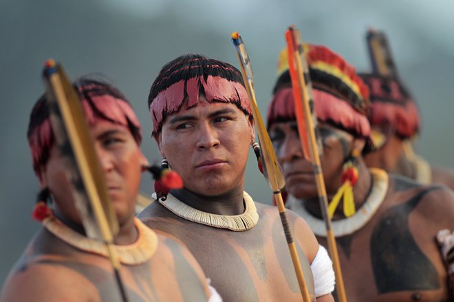 Za Darcyja Ribeiro so domorodna ljudstva (na fotografiji Yawalapiti) predstavljala neodtujljive &raquo;korenine brazilske nacije&laquo;. FOTO: Reuters