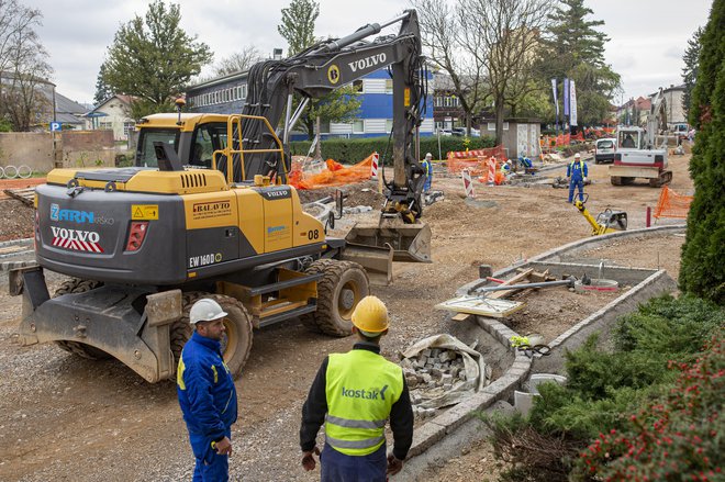 Krški Kostak bo za rekonstrukcijo Parmove in ureditev komunalne infrastrukture prejel 4,3 milijona evrov (z DDV).