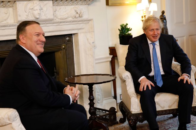 Pred Ukrajino je Pompeo obiskal London in tamkajšnjega premierja Borisa Johnsona.  Foto Tolga Akmen Afp