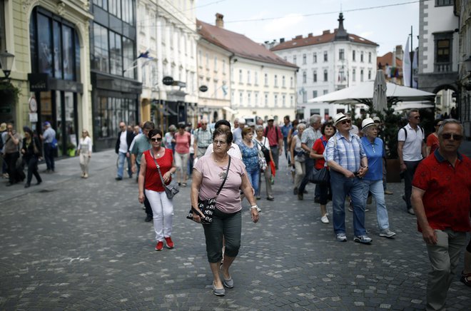 Ker lastniki stanovanj, ki jih turistom oddajajo prek Airbnb, zaradi večjega zaslužka varčujejo pri čiščenju, so se v stanovanjih začele pojavljati stenice. Foto Blaž Samec