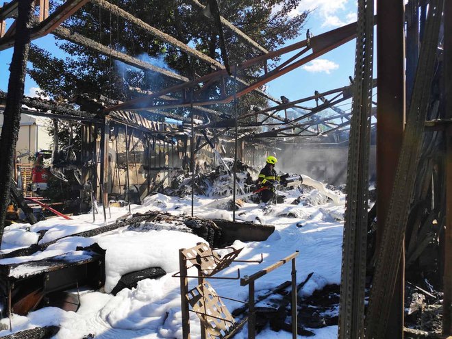 Požar je terjal veliko materialno škodo. FOTO: PGD Radovljica